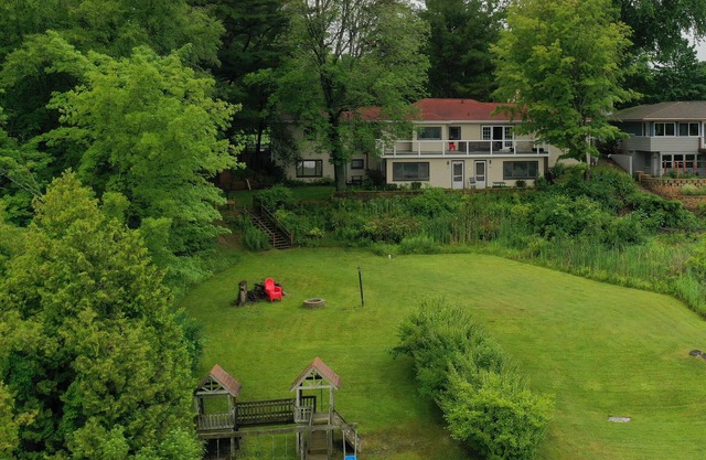 Updated guest apartment with lake views and close to Lake Michigan beaches