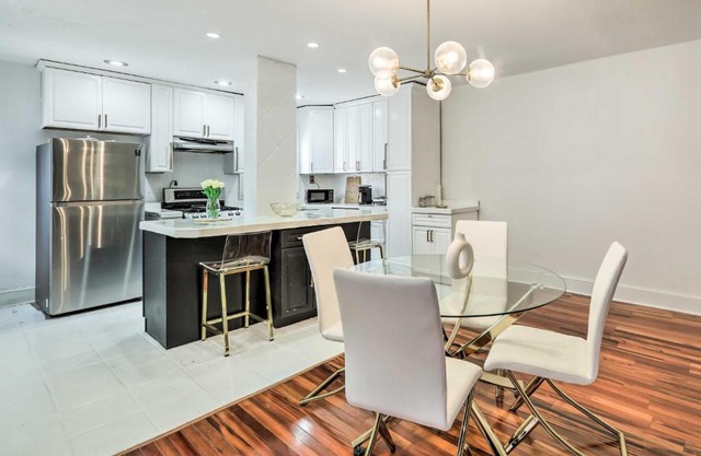 Upscale and Chic Philly Abode about 8 Mi to Dtwn!