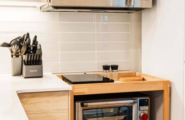 Upscale Laneway Loft Near Downtown AC, WiFi