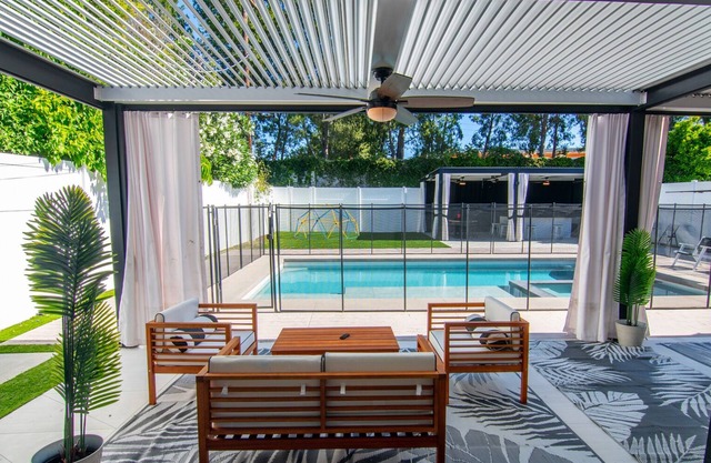 Upscale Oasis with Pool, Spa & Game Room!