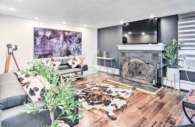 Upscale Waterbury Retreat w/Indoor Hot Tub!