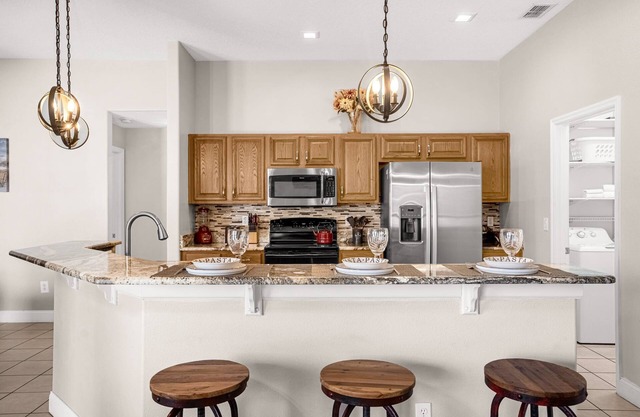 Upstay - Waterside Home With Pool and Hot Tub