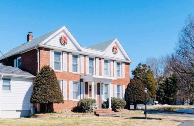 USNA Stay w/Private Pool, King Beds, Furbabies & CHILD FRIENDLY GEAR