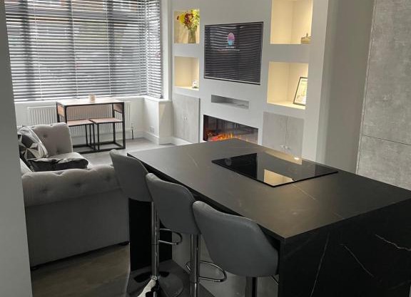 VA Home Stay - Close to Luton Airport, M1 & A505