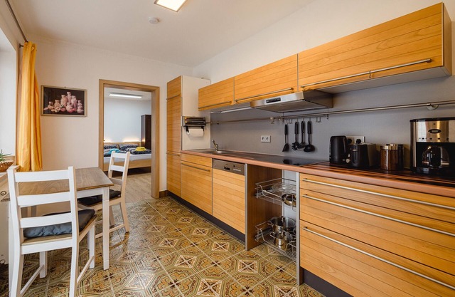 Vacation apartment 5, Jenner, 1-2 persons, 35sqm, 1 bedroom with private bathroom, eat-in kitchen, terrace
