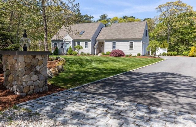 Vacation Getaway- Salt Water Pool, Firepit, Outdoor Bar/Kitchen.