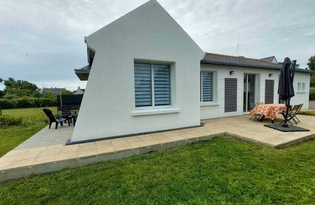 Vacation home 200 m from the sea KÉRITY PENMARCH full foot quiet bright