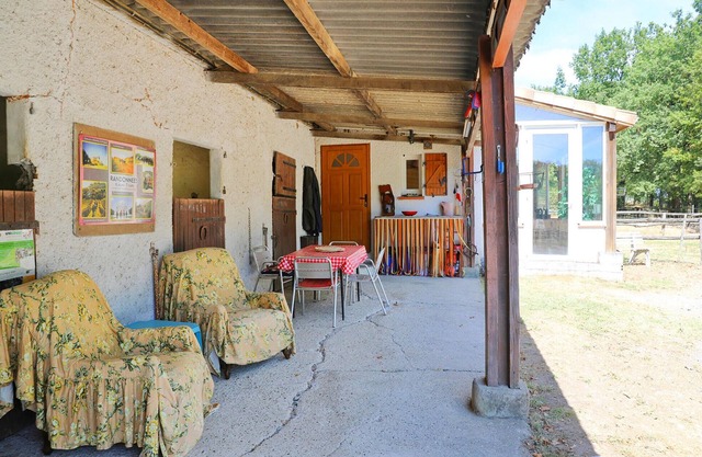 Vacation in the heart of an equestrian farm in the Haut Agenais region.