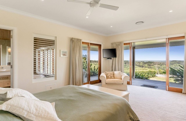 Vacation Mode Hinterland Home