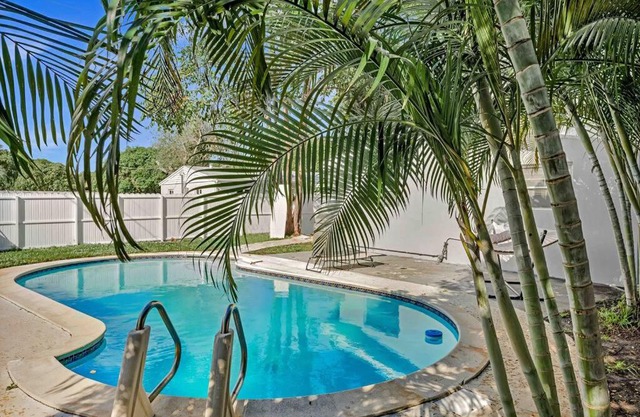 Vacation pool home Tranquil