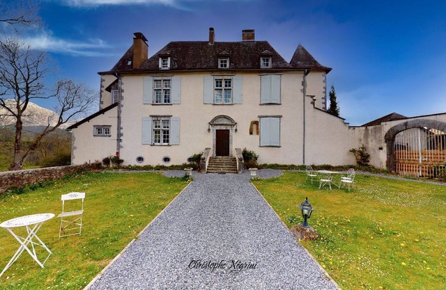 Vacation rental Château de Porthos up to 6 people south west Pyrenees Mountains