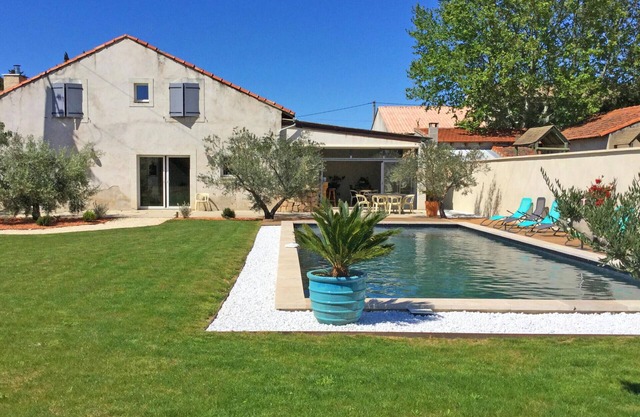 Vacation rental house pool LES VIGNERES LS2-338