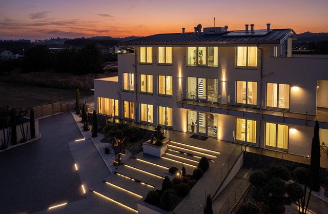 Vanity Tail Luxury Apartment - 4