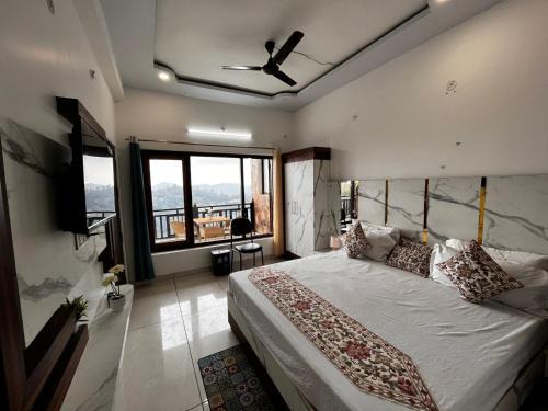 Vansh Hotel