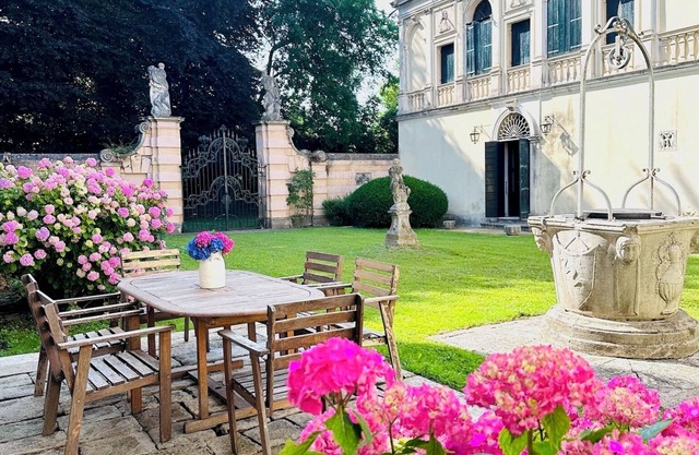 Veneto Villa in a vast Park. A Hidden Gem near Padova and Venice.