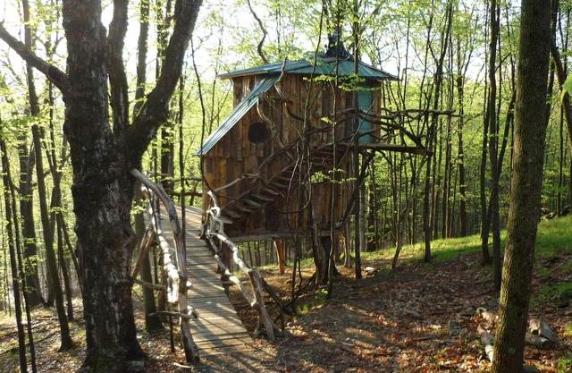 Vermont Treehouse compound: no cleaning fee. Spend a few days In the Trees