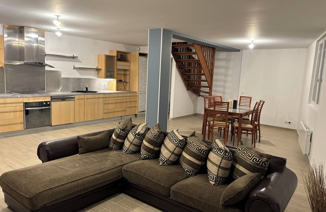 Very comfortable and practical house with 3 large bedrooms living room dining room