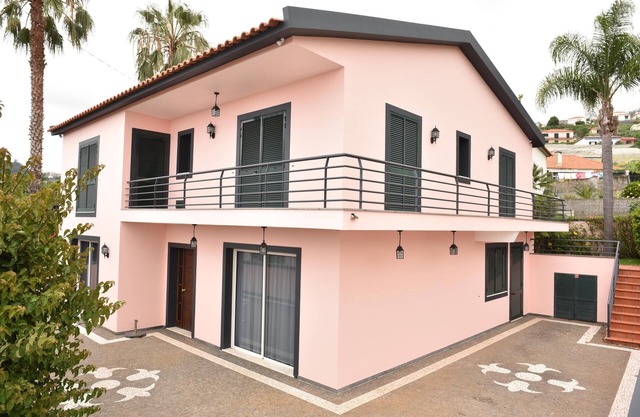 Vila Santana (Living with Glamor)