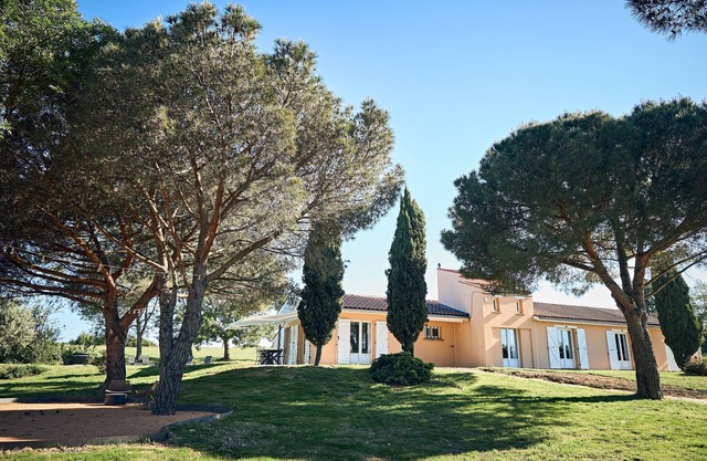Villa à la Campagne Avec Piscine et Terrain de Pétanque à 10 Minutes de Toulouse