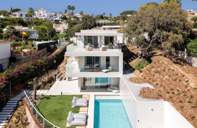 Villa Alma - Two-Floor - Private Pool and Garden