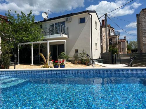 Villa AMore Radini with a private saltwater pool and dedicated parking