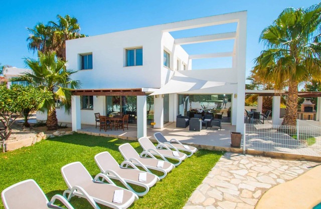 Villa Athos - PlusHolidays