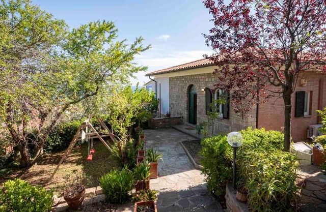 Villa con Giardino Vista Mare