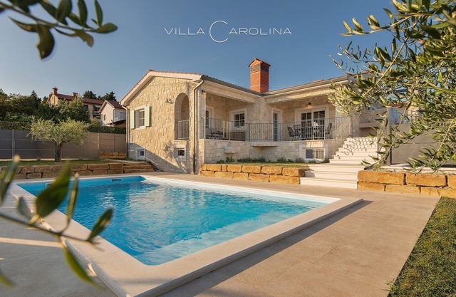 Villa Carolina with private outdoor pool