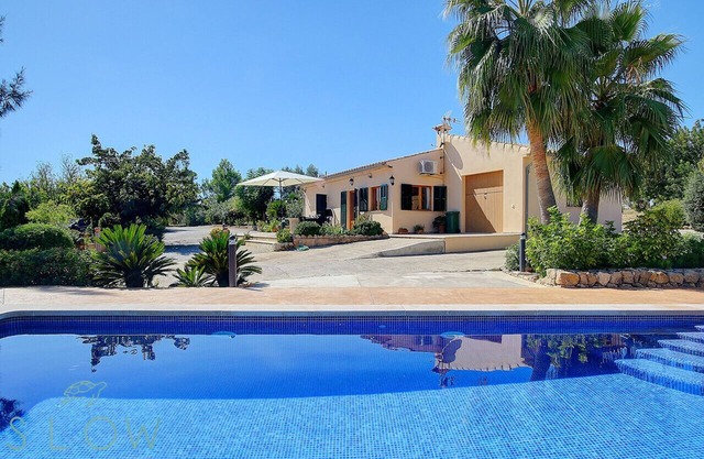 Villa Cas Frares with private pool and a big garden in an idyllic location