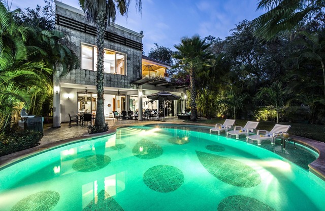Villa Caterina: 5 Min to Beach, Free Breakfast & Golf Cart.