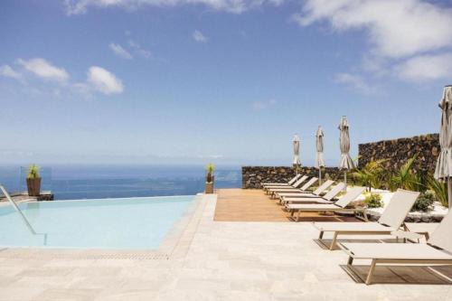 Villa de lujo en La Palma con Vistas al Mar y Piscina