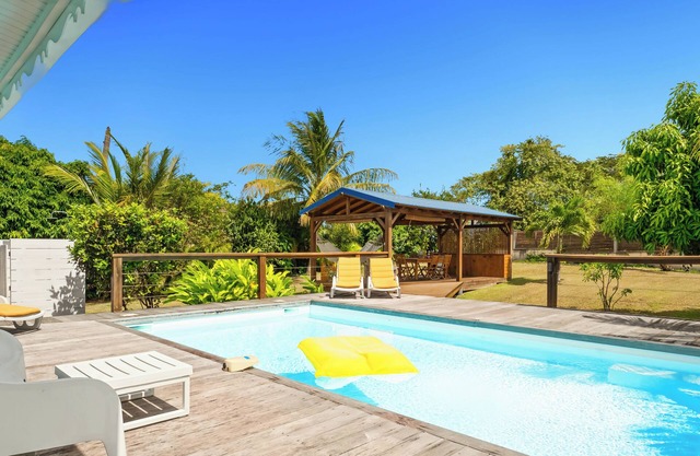 Villa Douce, beach access by foot and private pool