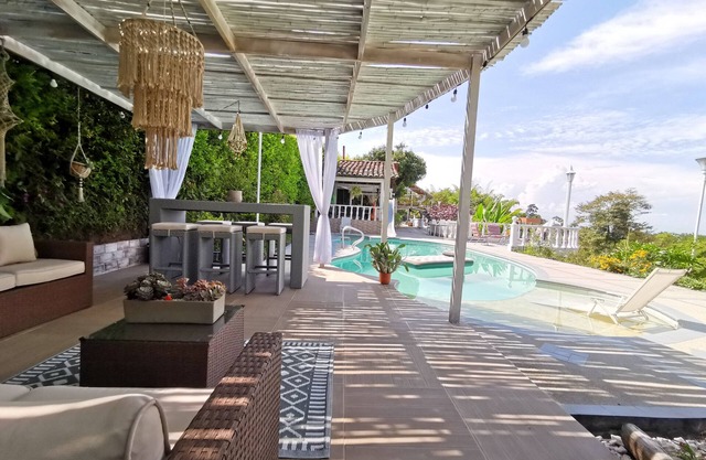 Villa Espectacular en el corazón del Eje Cafetero , rodeado de montañas y cafe.