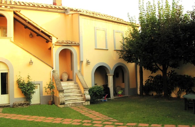 VILLA FIORITA ideal for visiting VESUVIO POMPEI, PAESTUM NAPLES, COSTA D'AMALFI