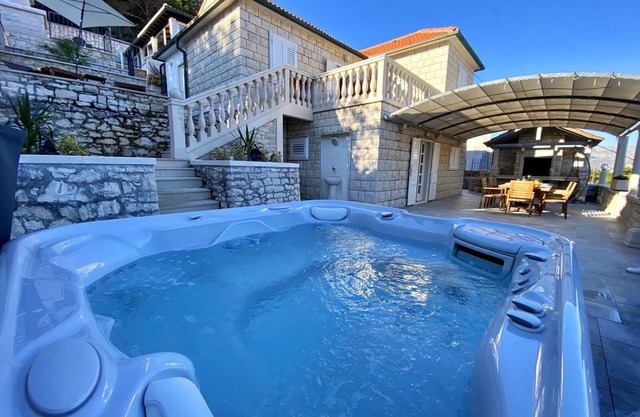 Villa FJERA - sea view, 2 hot tubs, BBQ.