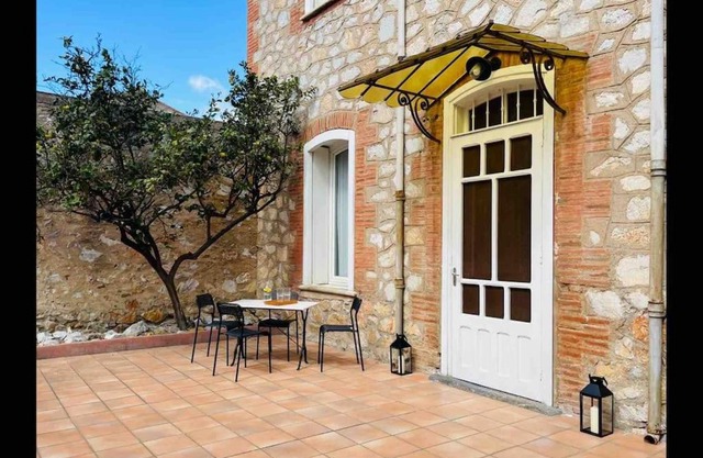 VILLA MONTGAILLARD 5km MER cœur village 220m² 3ch