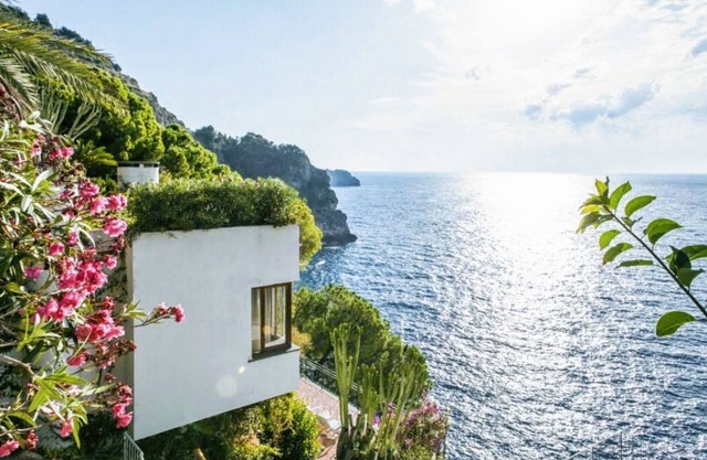 Villa Frida, With Private SeaPlatform close to Amalfi and private parking.