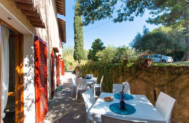 Villa Giolù: Azzurro Apartment 200 m to the beach, ferry discount!