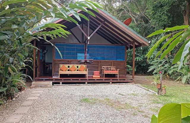 Villa Heliconia, Cabaña Cerca de Montaña y Playas