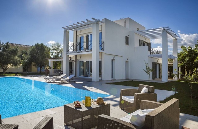 Villa Hermes - Three Bedroom Villa, Sleeps 6