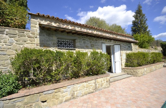 Villa in Cortona with Pool and Valley Views