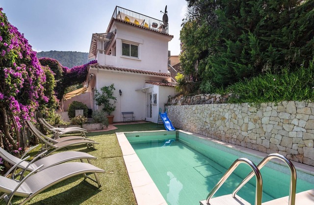 Villa in Èze with Heated Pool & Sea View