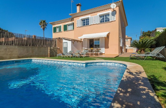 Villa in Llucmajor with Private Pool