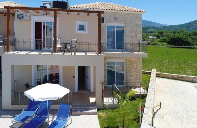 Villa in Nopigia with private pool