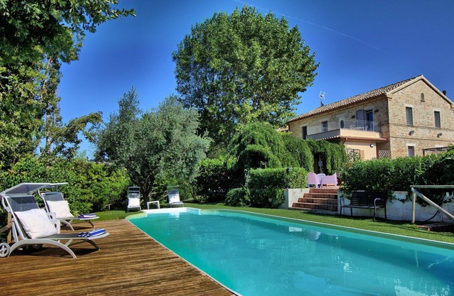 Villa in Ostra with 6 bedrooms sleeps 14