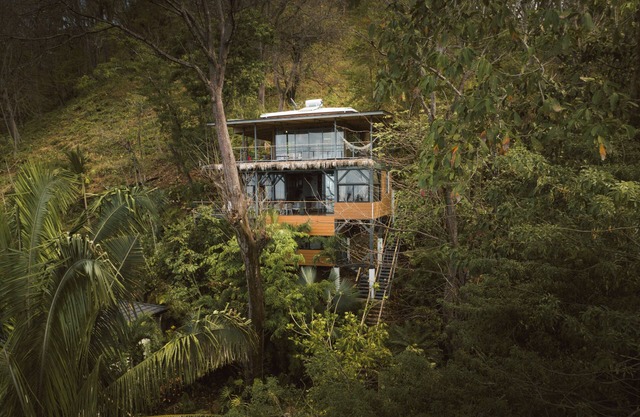 VILLA IVORY PRIVATE BOUTIQUE W UNIQUE PANORAMIC OCEAN VIEW STEPS AWAY FROM TOWN