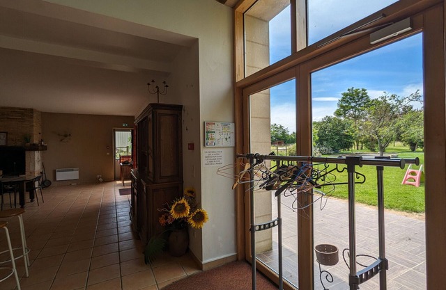 Villa Lourouer-Saint-Laurent, 4 bedrooms, 20 persons