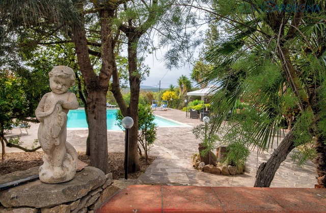 Villa Melograno with annexe, exclusive swimming pool surrounded by greenery