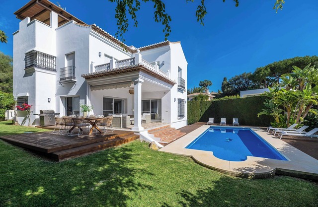 VILLA NADAL VACATION MARBELLA