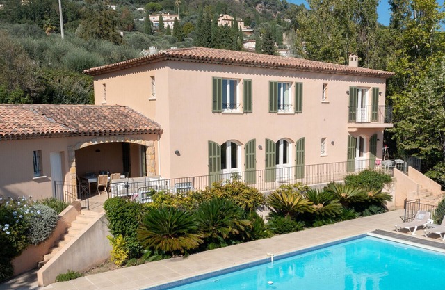 Villa Pradons – Luxury family villa in Cabris with sea view and private pool